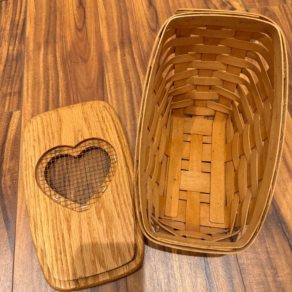 Longaberger basket heart small vegetable with lid 1996 - Picture 3 of 6